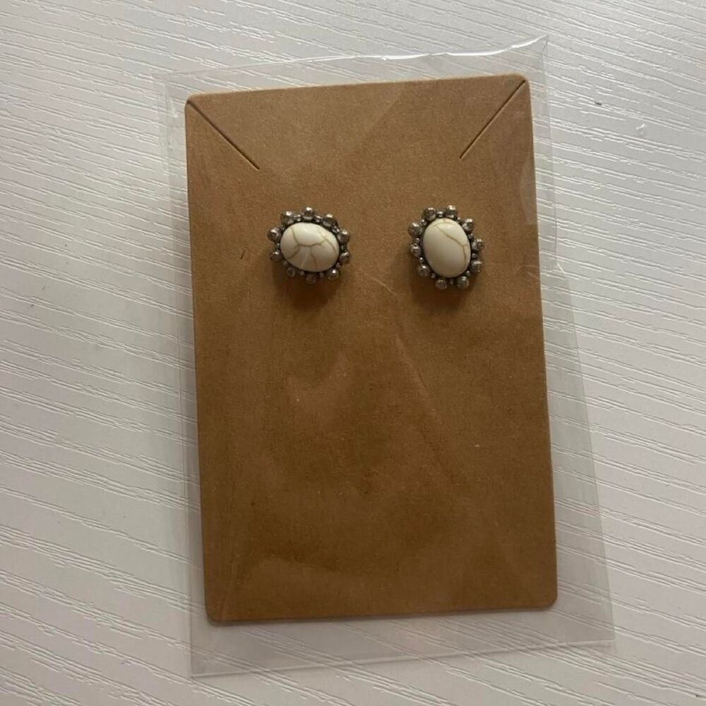 Western cream earrings